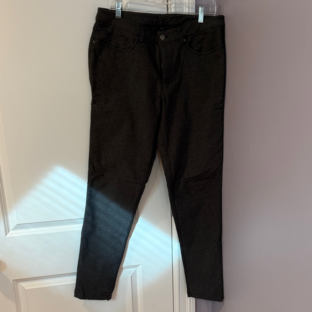 Lululemon men’s ABC pants - 34